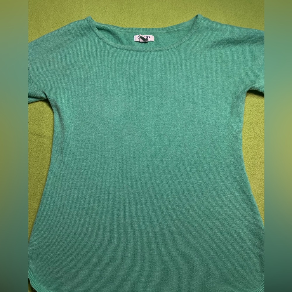 GREEN LONG SLEEVE *AS IS* bundle other items to save more ✨💰‼️